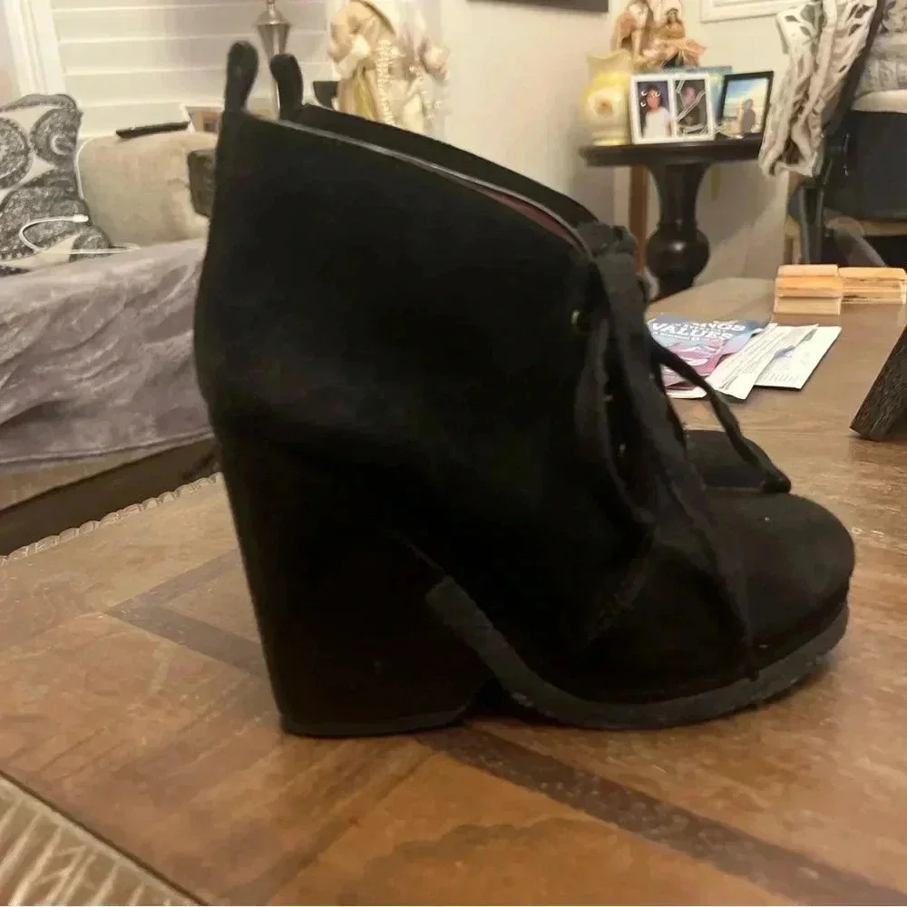 Marc by Marc Jacob’s lace up wedge booties size 36